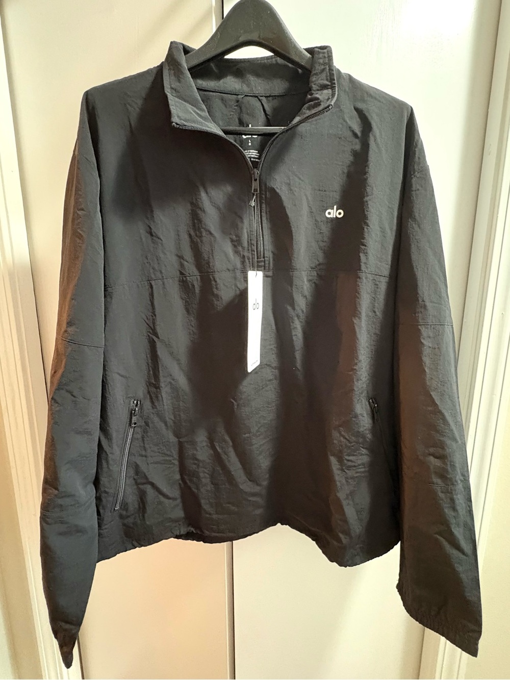 alo yoga Men’s Black Half-Zip Lightweight Windbreaker Jacket